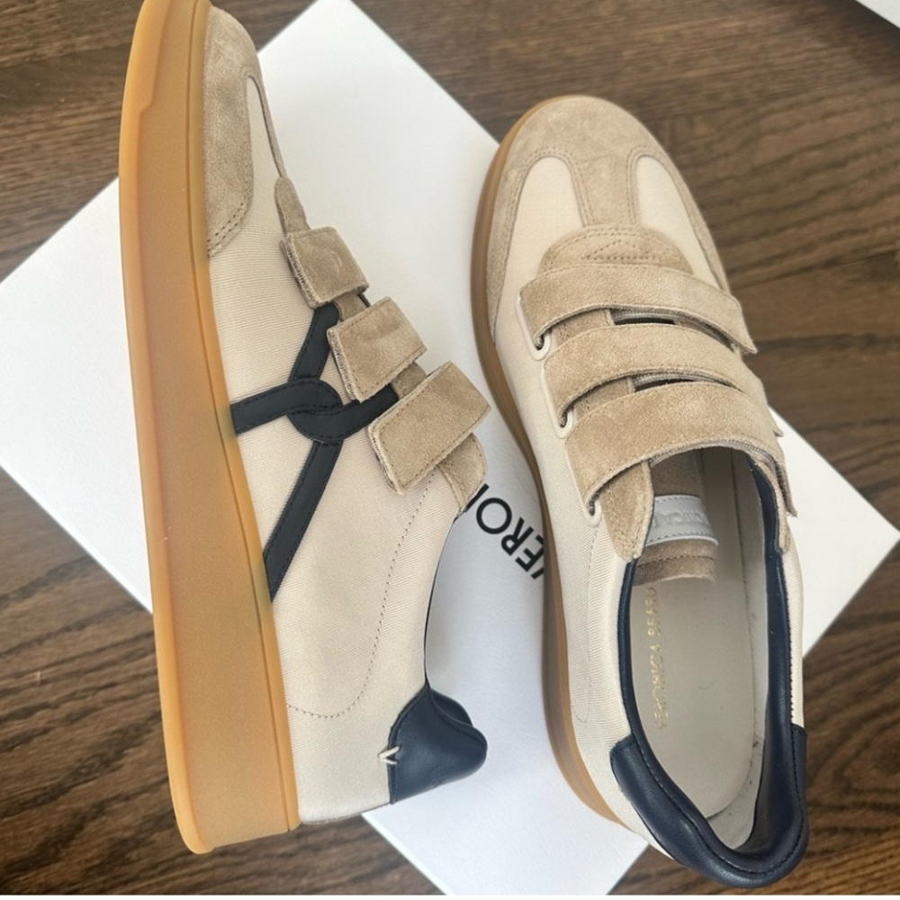 NWT sz 9 Veronica Beard Reagan Sand Navy Eclipse sneaker trainer suede velcro